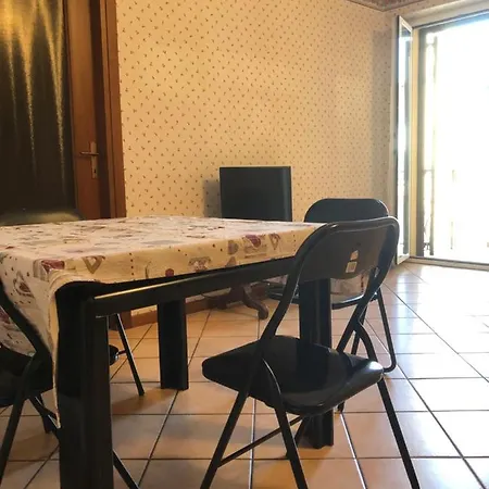 Ai Leoni Πανσιόν